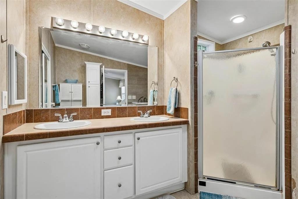 Photo of 334 PARADISE CIRCLE