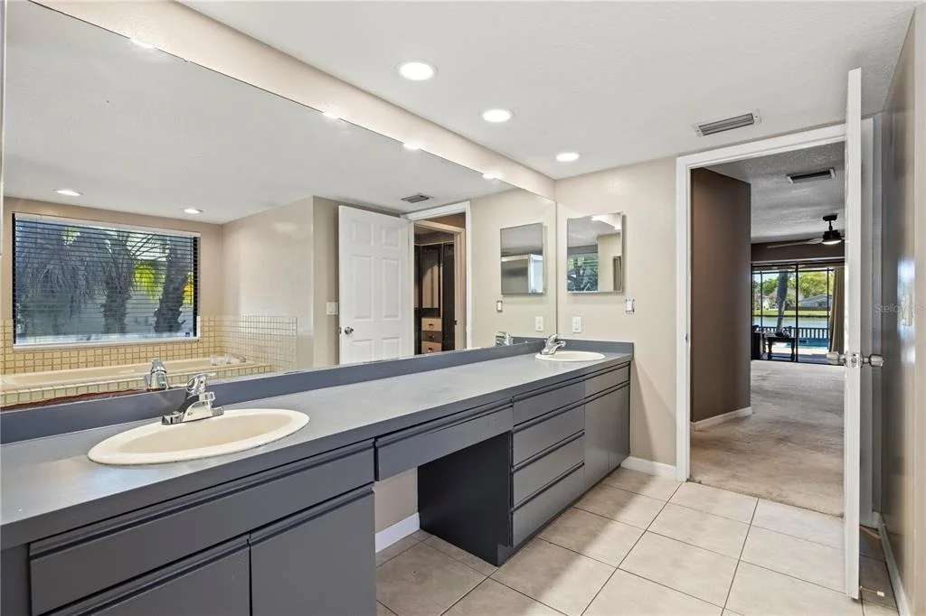 Photo of 14947 LAKE FOREST DRIVE
