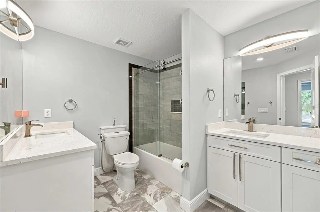 Photo of 416 W SOCRUM LOOP ROAD