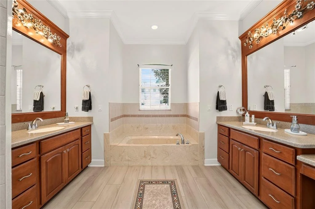Photo of 914 SE 43RD STREET