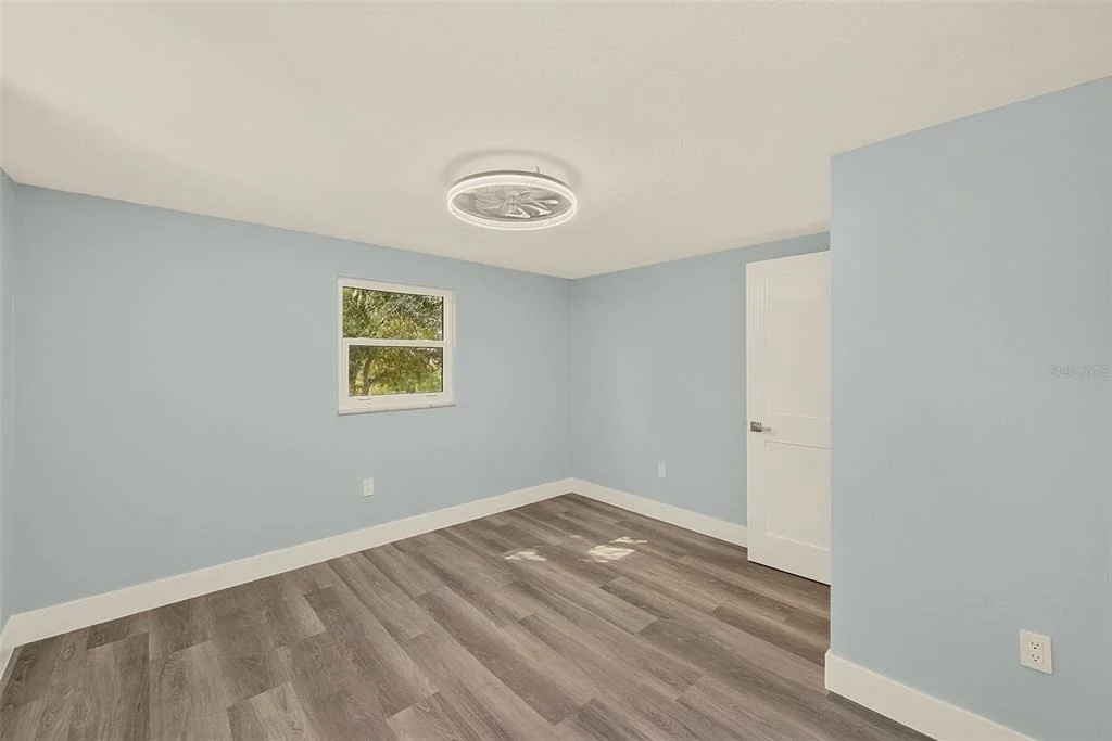 Photo of 1595 OAK LANE