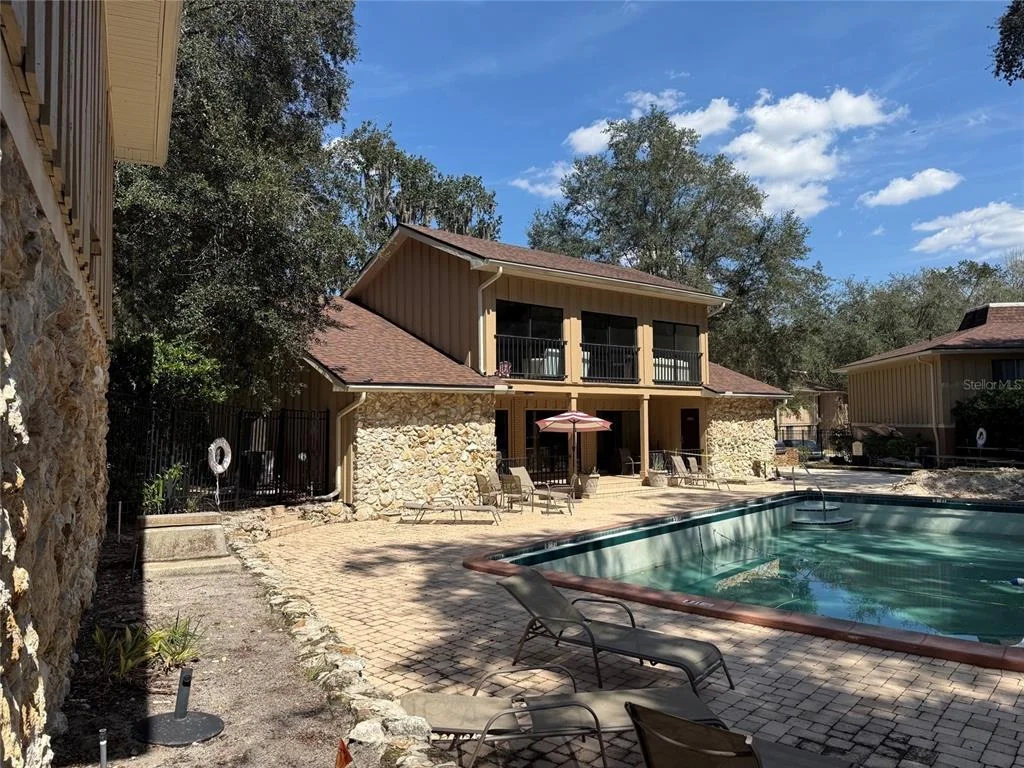 Photo of Unit 102 at 507 NW 39TH ROAD