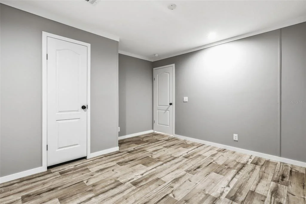 Photo of 1913 WOODCREST DRIVE