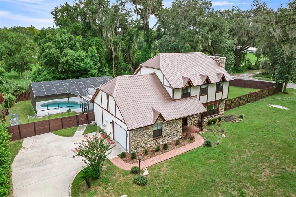 Photo of 102 THICKET LANE