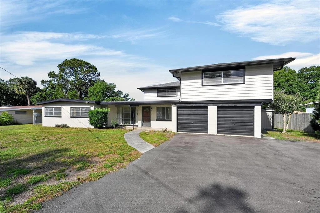 Photo of 710 TWIN OAKS LANE