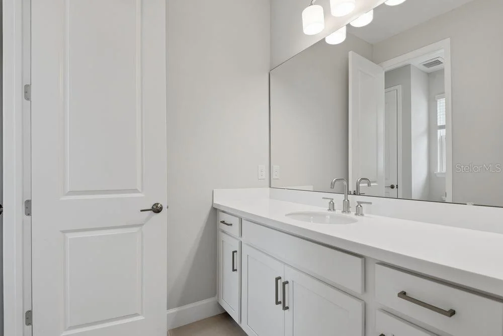 Photo of 664 JUNONIA BOULEVARD