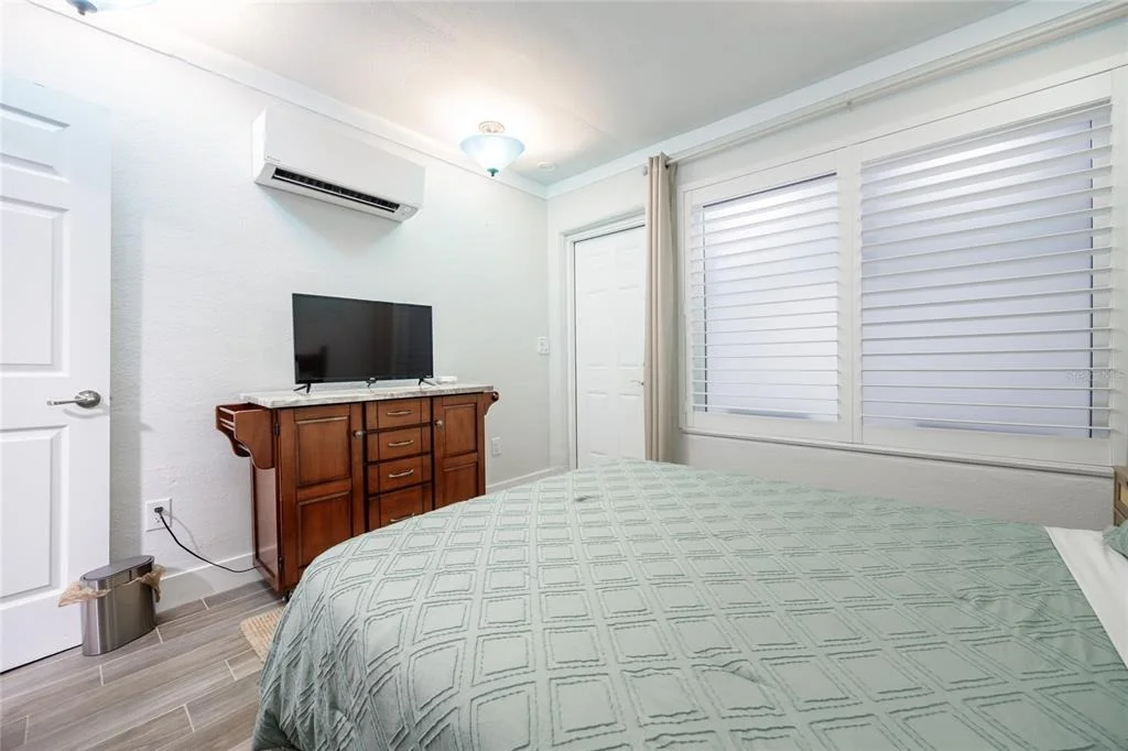 Photo of 7 NEPTUNE PARK DR.