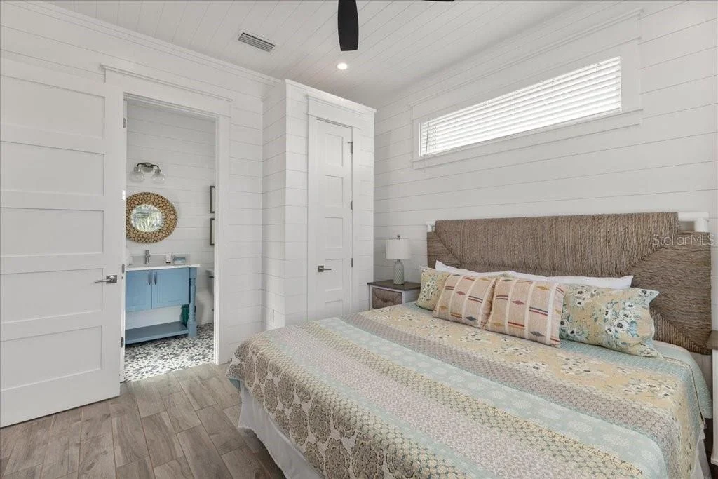 Photo of 239 S HARBOR DRIVE