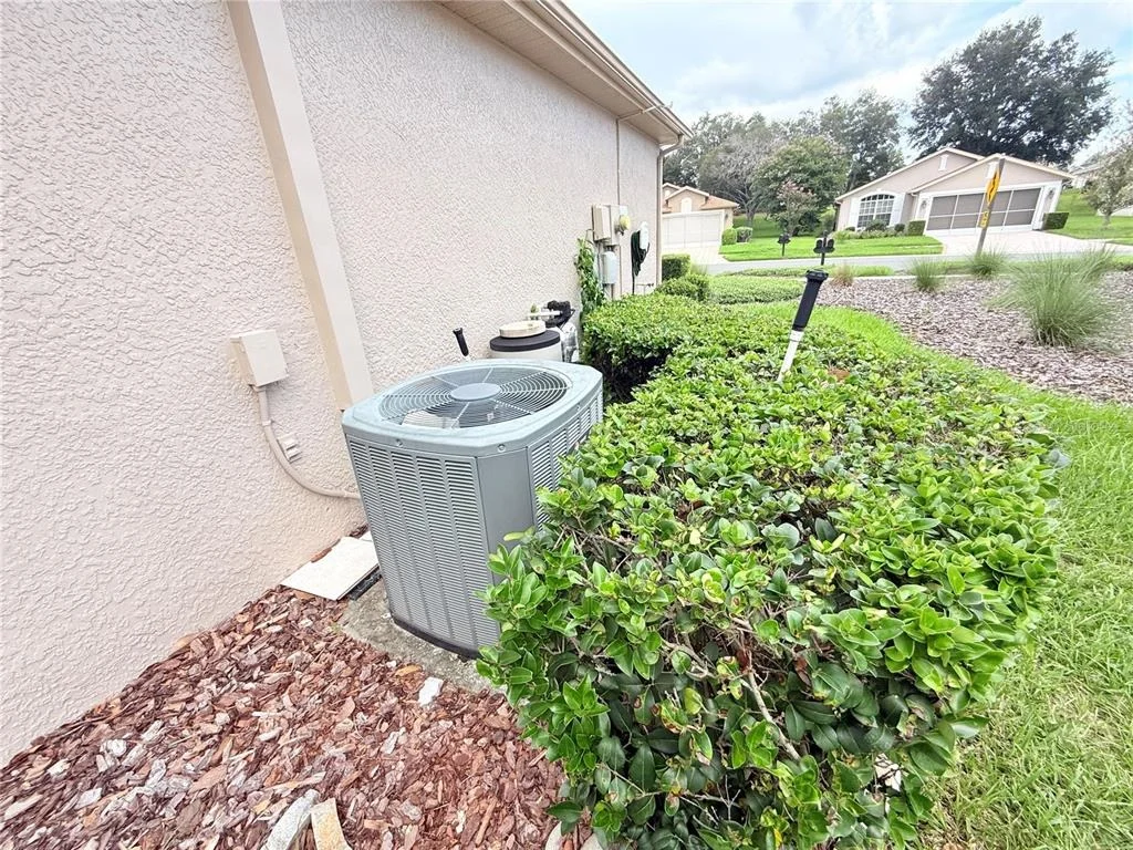 Photo of 265 CENTER OAK CIRCLE