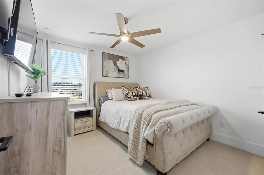 Photo of 1663 CROWNCREST DRIVE
