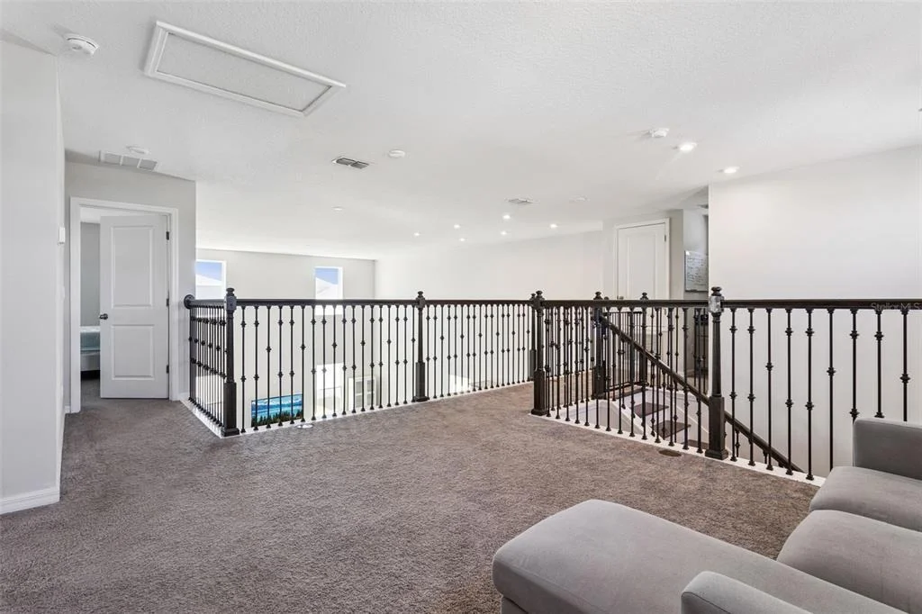 Photo of 1111 LONE PALM WAY