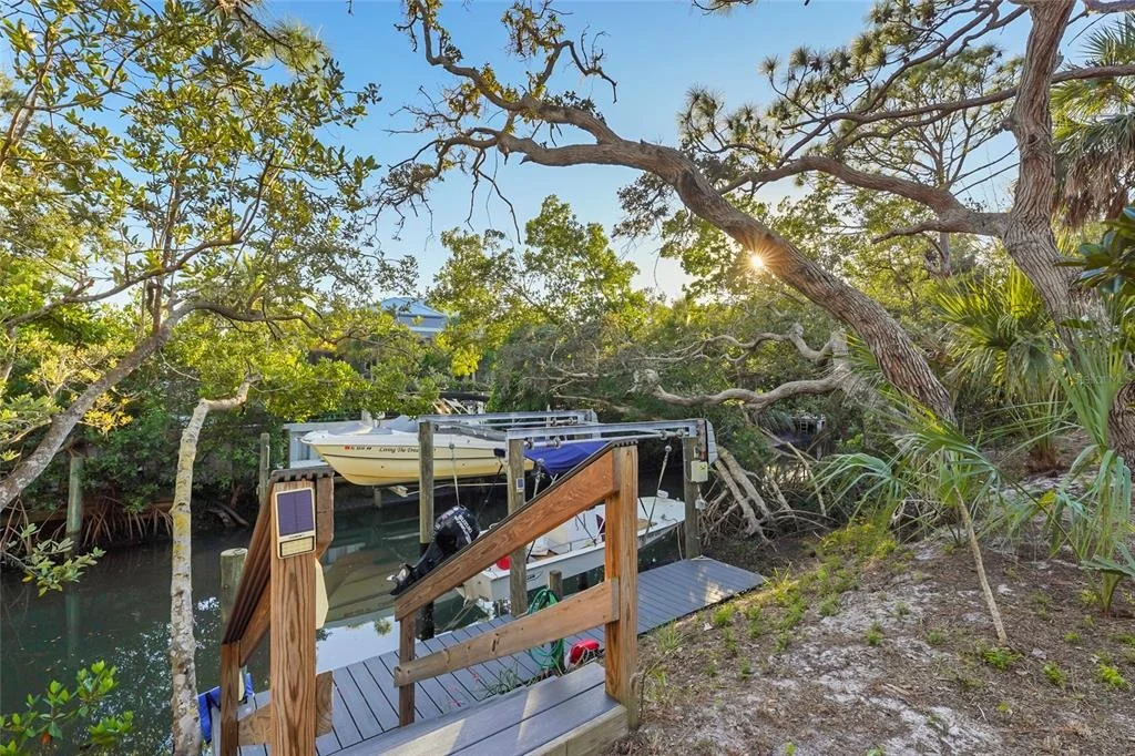 Photo of 405 ESTIL DRIVE N