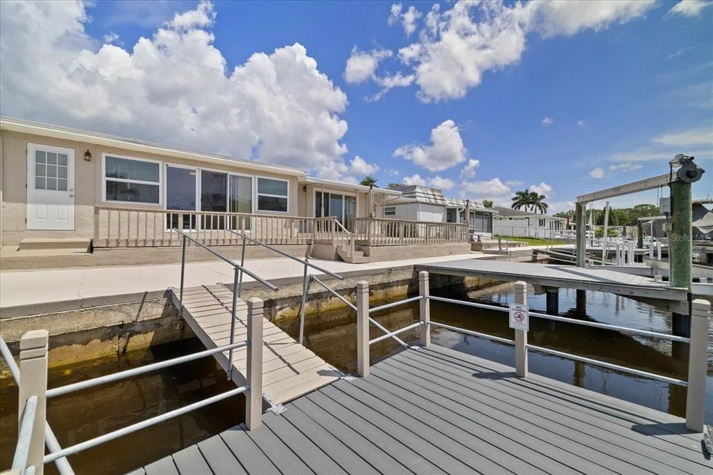Photo of 4933 SHELL STREAM BOULEVARD