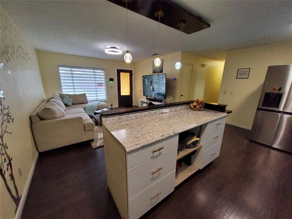 Photo of 1319 MANOR DRIVE