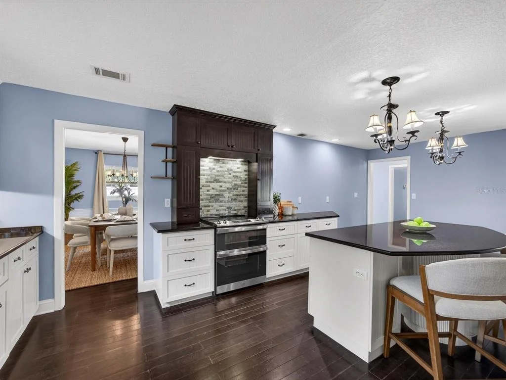Photo of 333 CORNWALL ROAD