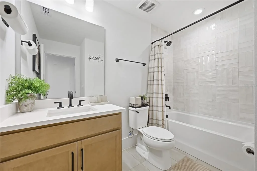 Photo of 1663 CROWNCREST DRIVE