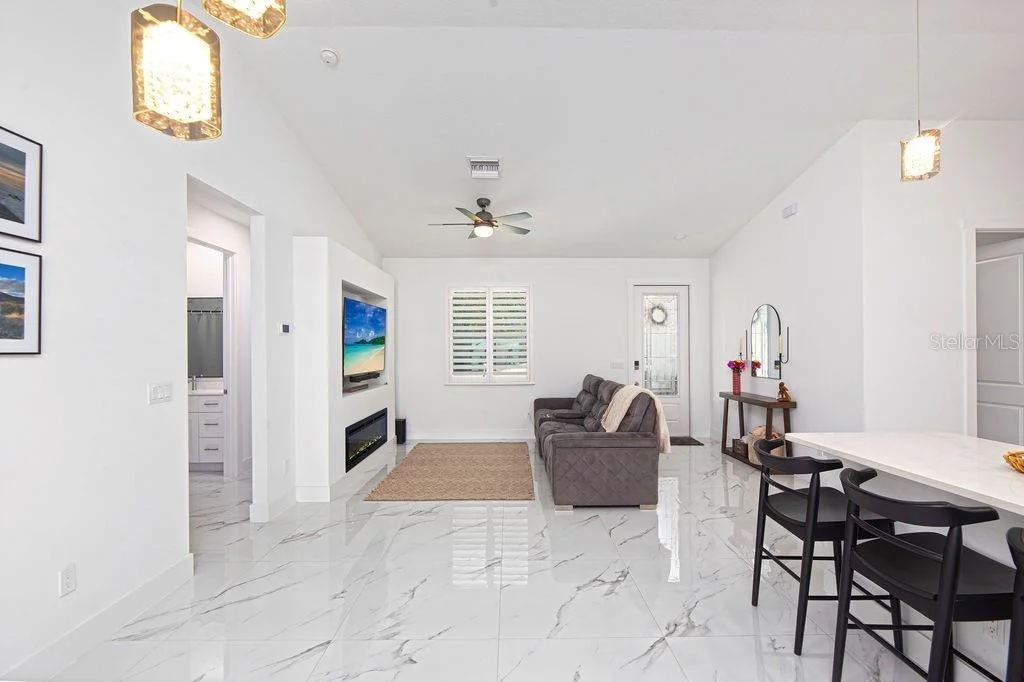 Photo of 3573 NW 18TH AVENUE