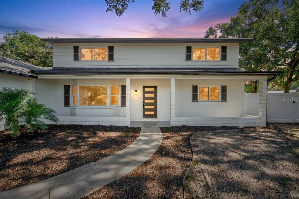 Photo of 1595 OAK LANE