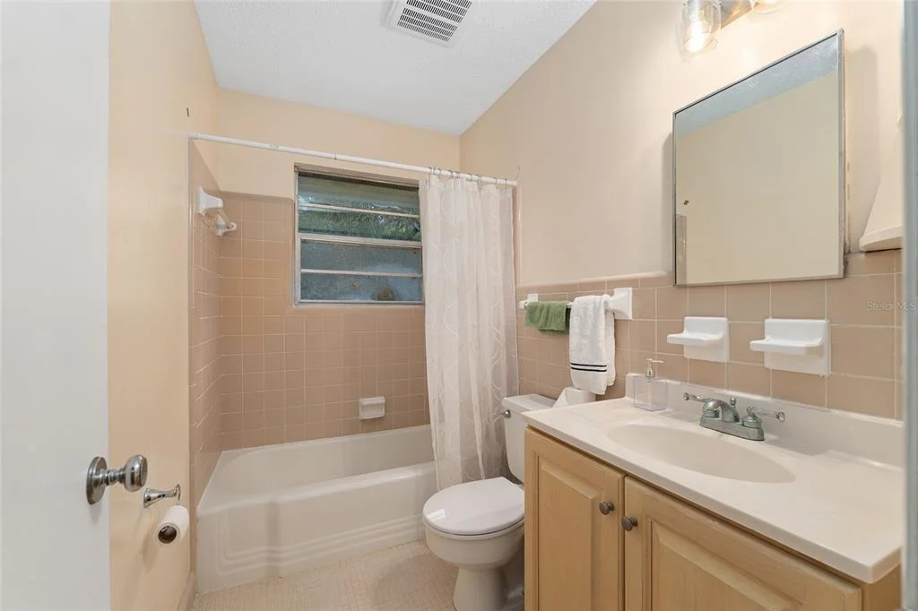 Photo of 505 NW 37TH PLACE