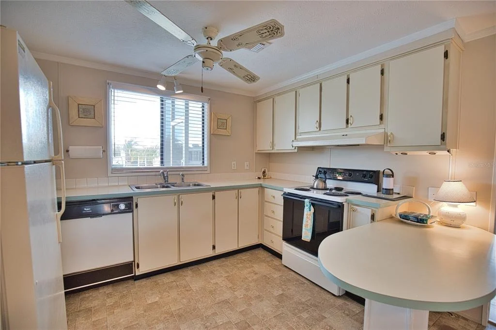 Photo of 632 LA JOLLA CIRCLE