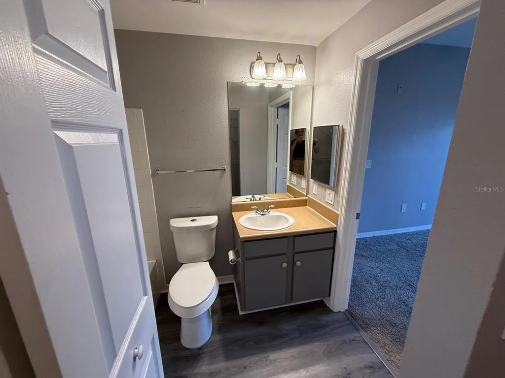 Photo of Unit 307 at 2015 ERVING CIRCLE