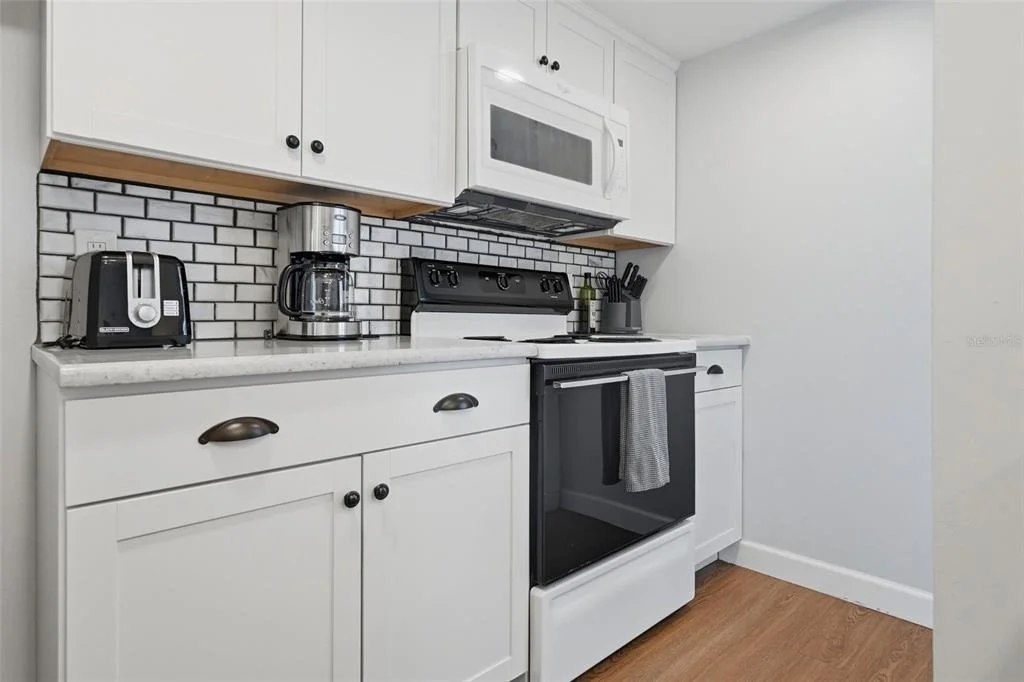 Photo of Unit F at 175 MEDALLION BOULEVARD