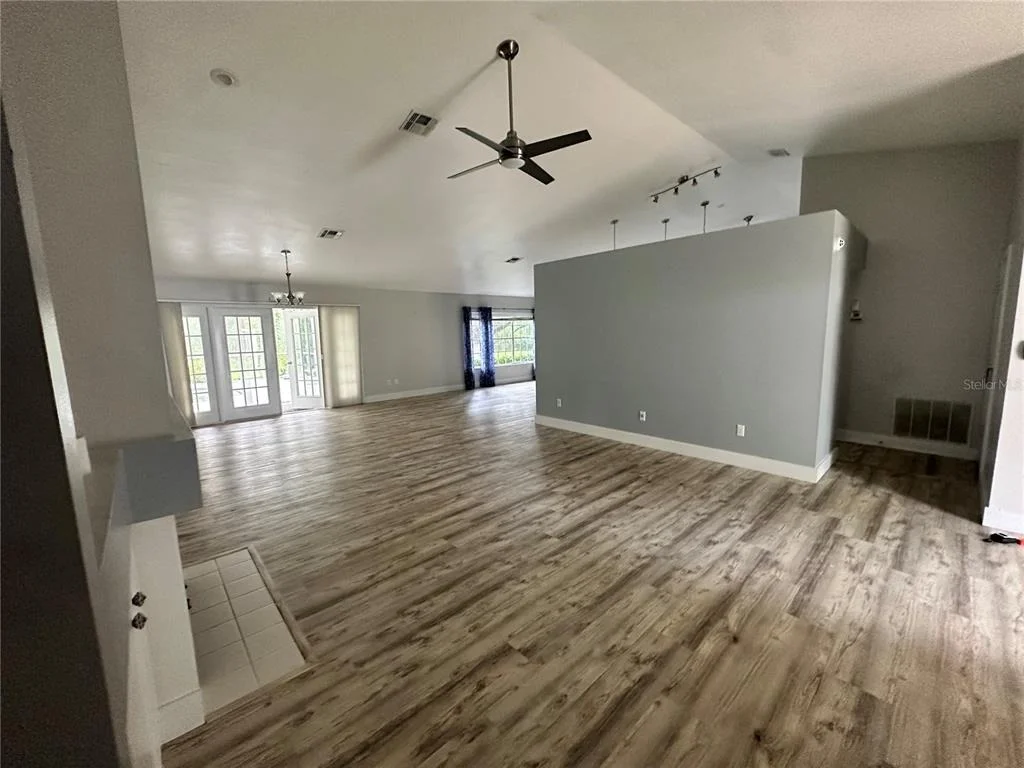 Photo of 4242 LEAFWAY CIRCLE
