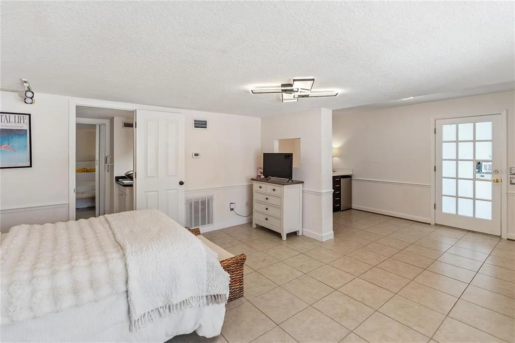 Photo of 861 NECTAR ROAD