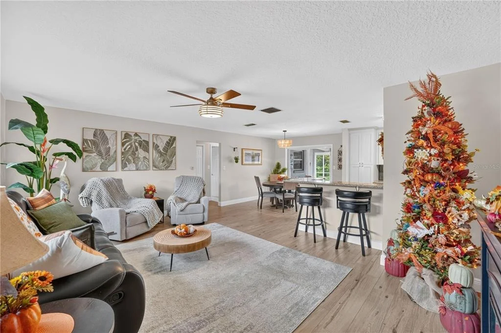 Photo of 28050 LOIS DRIVE