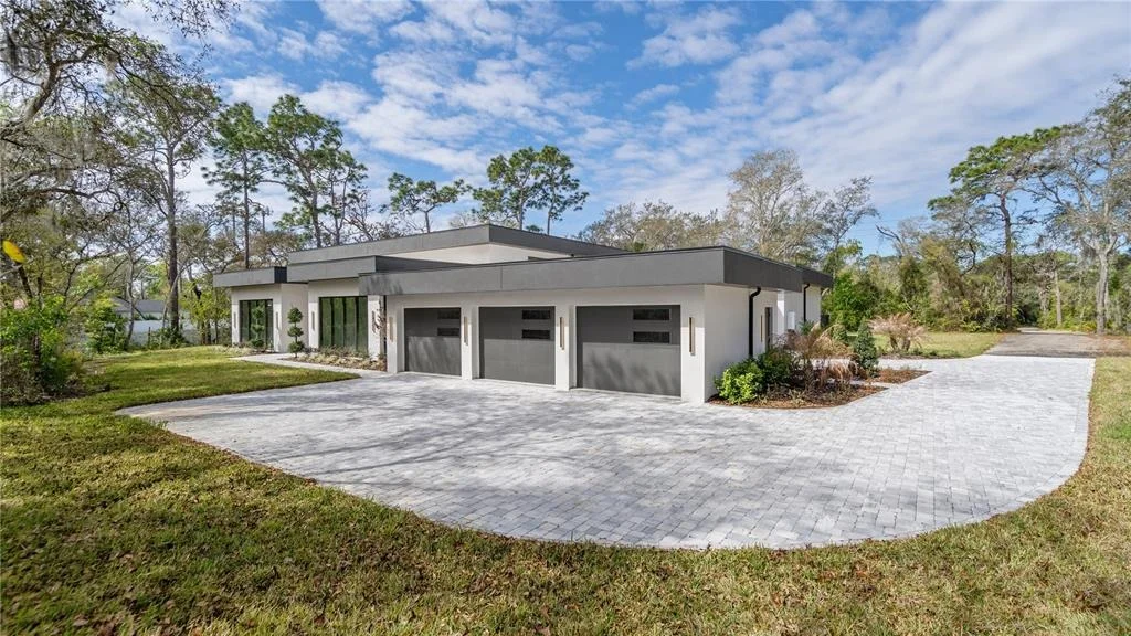 Photo of 1447 BIRD ROAD