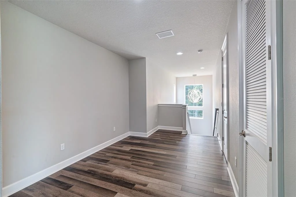 Photo of 998 DOWNSHIRE LANE