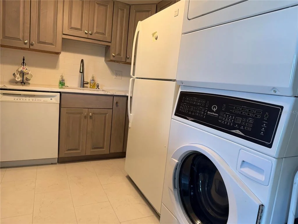 Photo of Unit A at 656 MIDWAY DRIVE