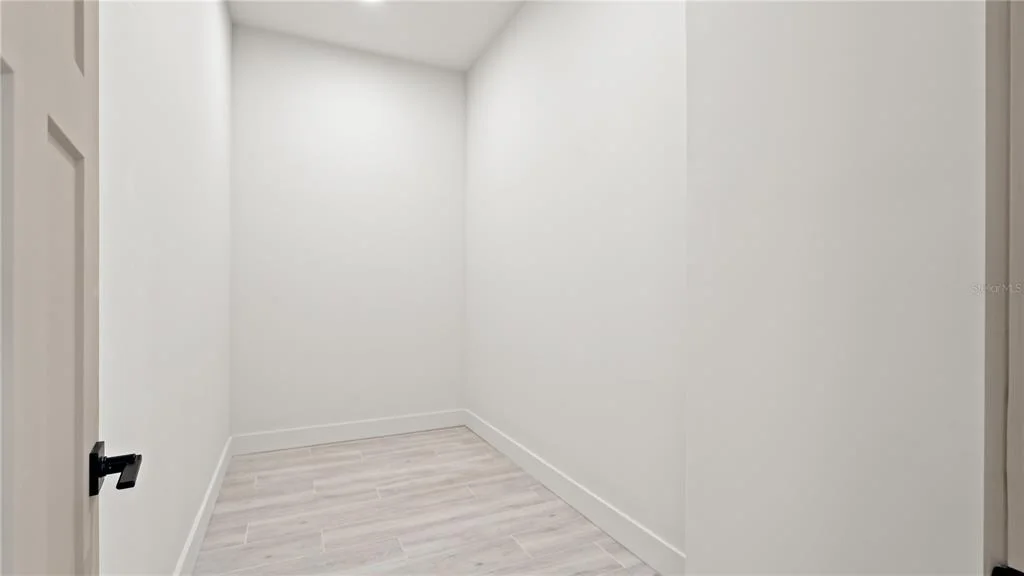 Photo of 1447 BIRD ROAD