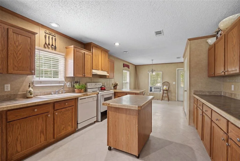 Photo of 9798 STATE ROAD 100 W
