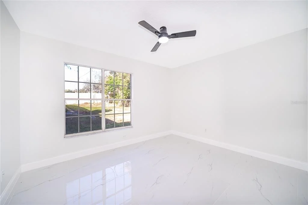 Photo of 1250 GLENMORE DRIVE