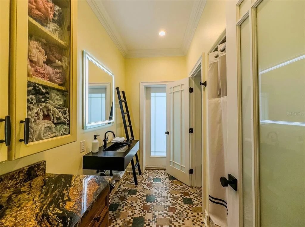 Photo of 4946 HALIFAX DRIVE
