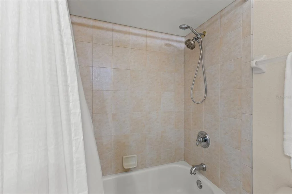 Photo of 14071 LINDEN DRIVE