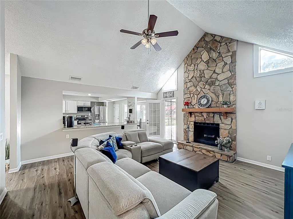 Photo of 340 VAIL DRIVE