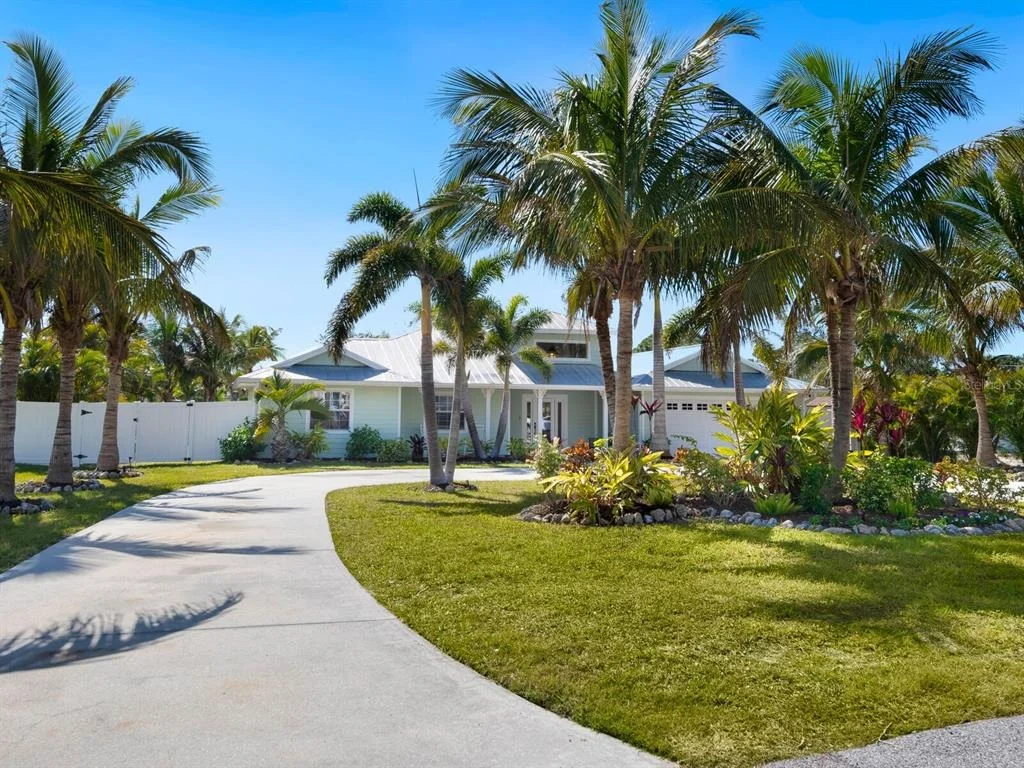 Photo of 221 LYCHEE ROAD