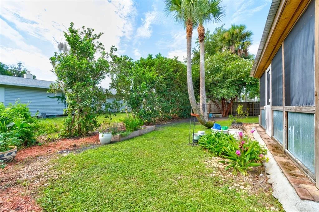 Photo of 16 LAUREL OAKS CIRCLE