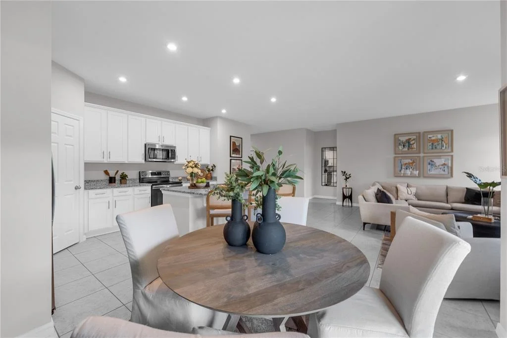 Photo of 843 PEBBLE CREST LANE