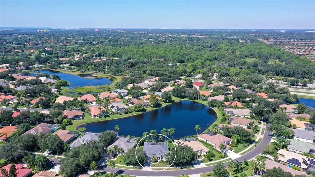 Photo of 335 PARK TRACE BOULEVARD