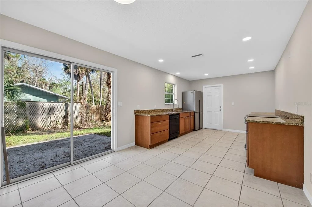Photo of 365 HAND AVENUE