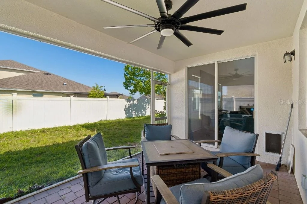 Photo of 1101 LONE PALM WAY