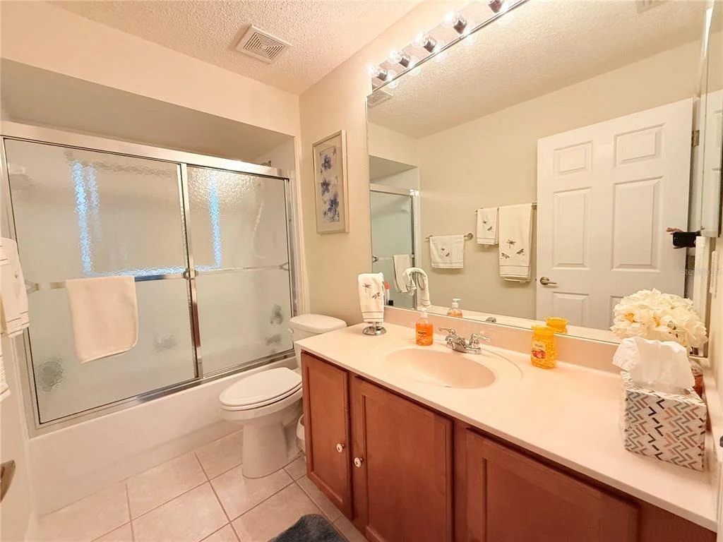 Photo of 265 CENTER OAK CIRCLE