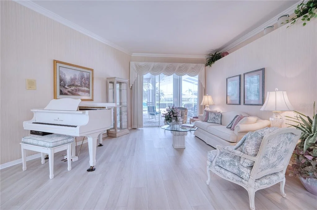 Photo of 6802 DREWRYS BLUFF
