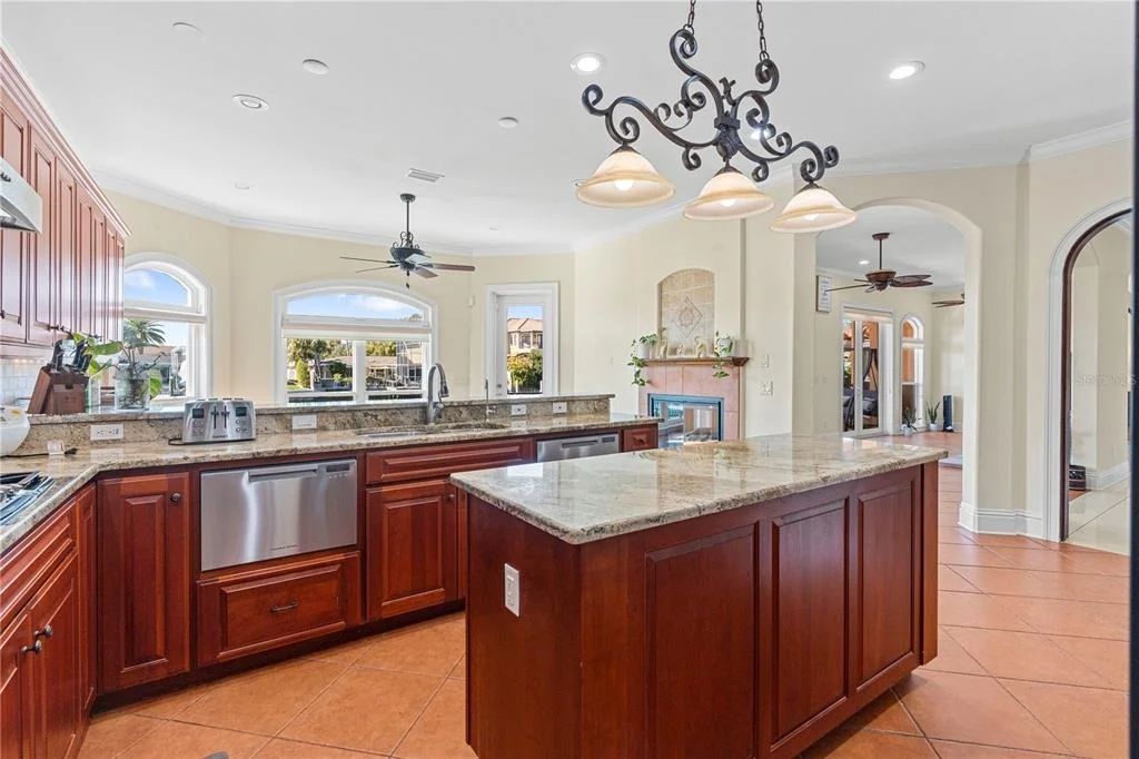 Photo of 3952 VERSAILLES DRIVE