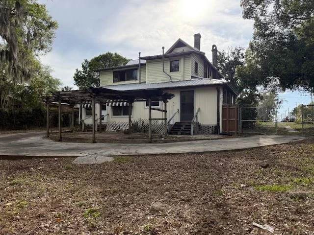Photo of 1600 E LAKEVIEW AVENUE