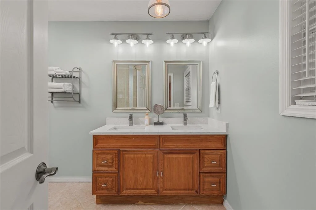 Photo of 287 BOULEVARD DES PINS