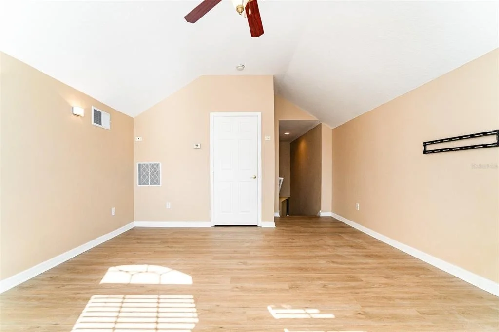 Photo of 6220 HEDGESPARROWS LANE